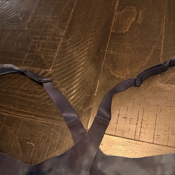 Victoria's Secret Knockout Navy and Grey / Light Blue Front Close Zip Sports Bra - Picture 7 of 8